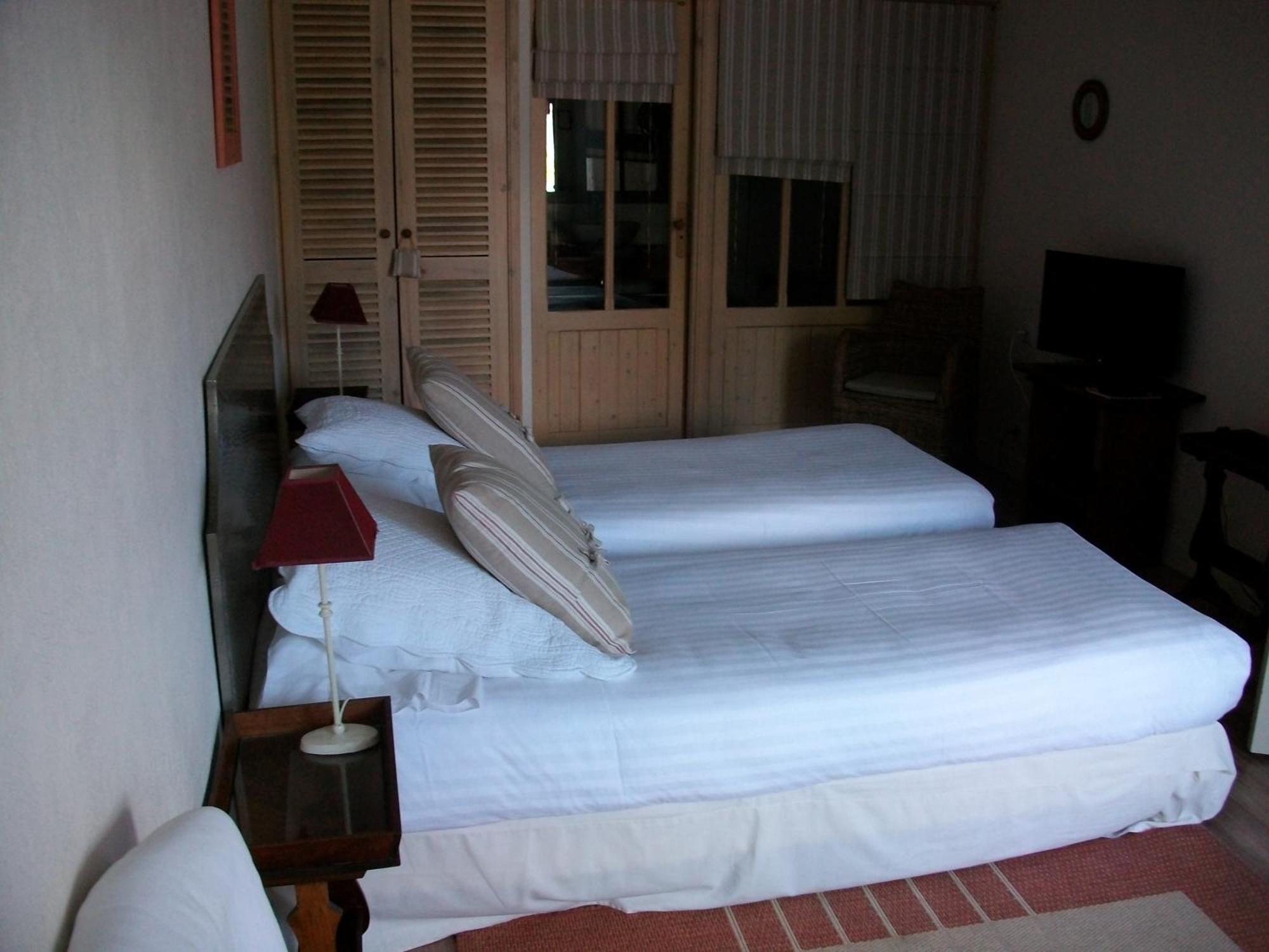 Logis Hotel Le Central Coulon Kamer foto