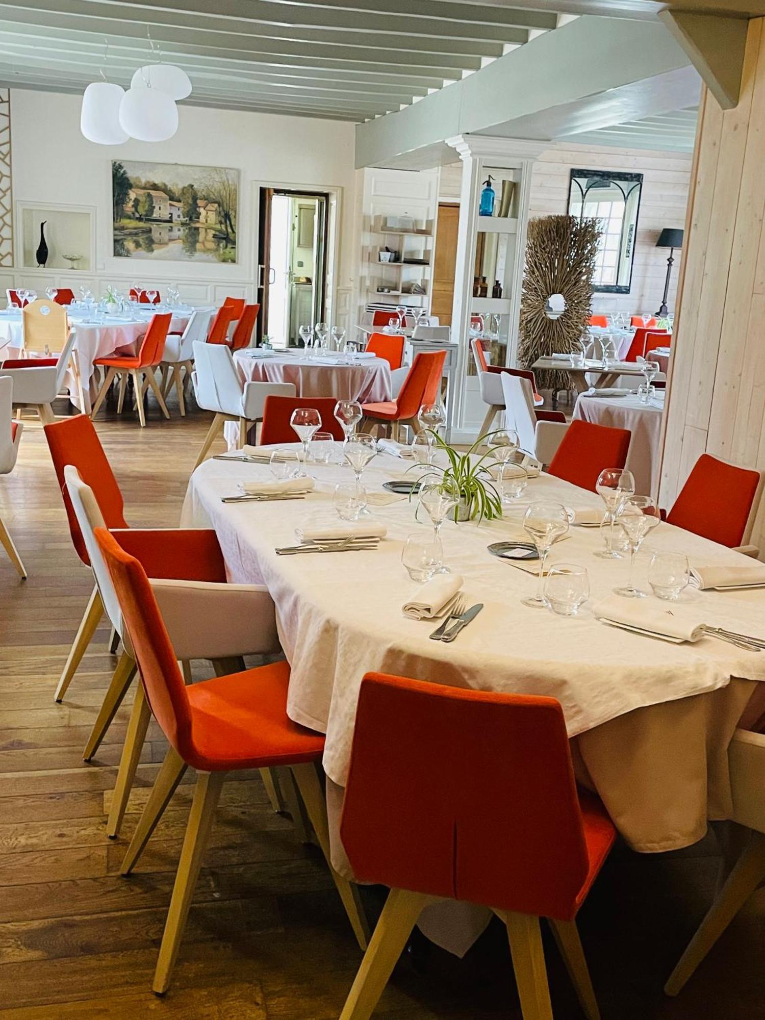 Logis Hotel Le Central Coulon Buitenkant foto