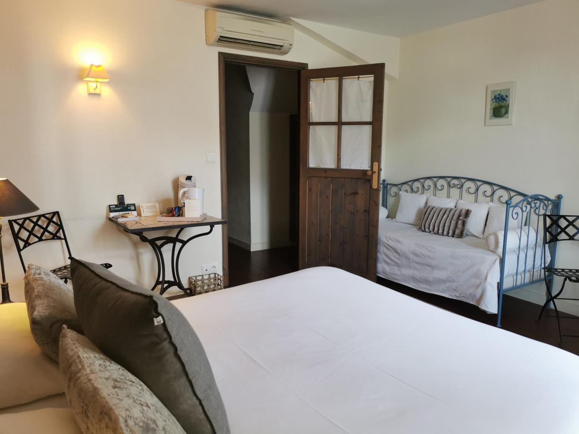 Logis Hotel Le Central Coulon Buitenkant foto
